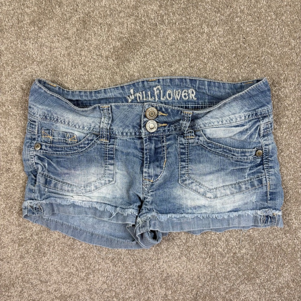 WallFlower Womens Low Rise Denim Jean Shorts Light Wash Frayed Hem Size 3